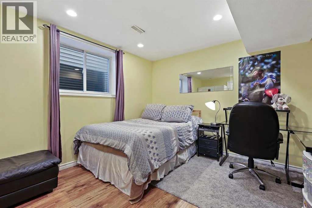 35 Prestwick Place SE