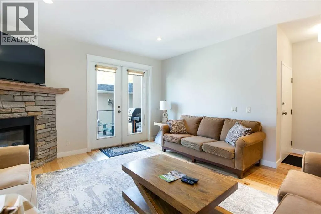 102, 814 Memorial Drive NW