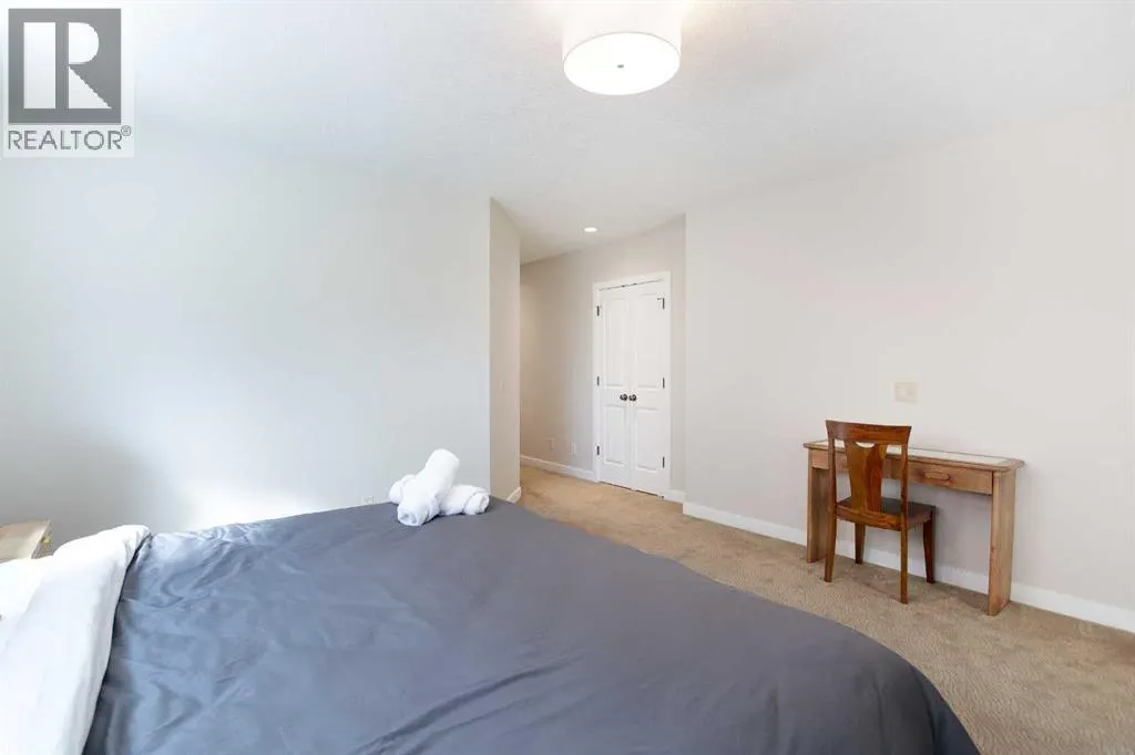 102, 814 Memorial Drive NW