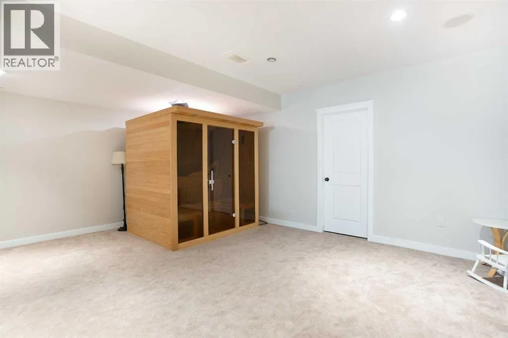 102, 814 Memorial Drive NW