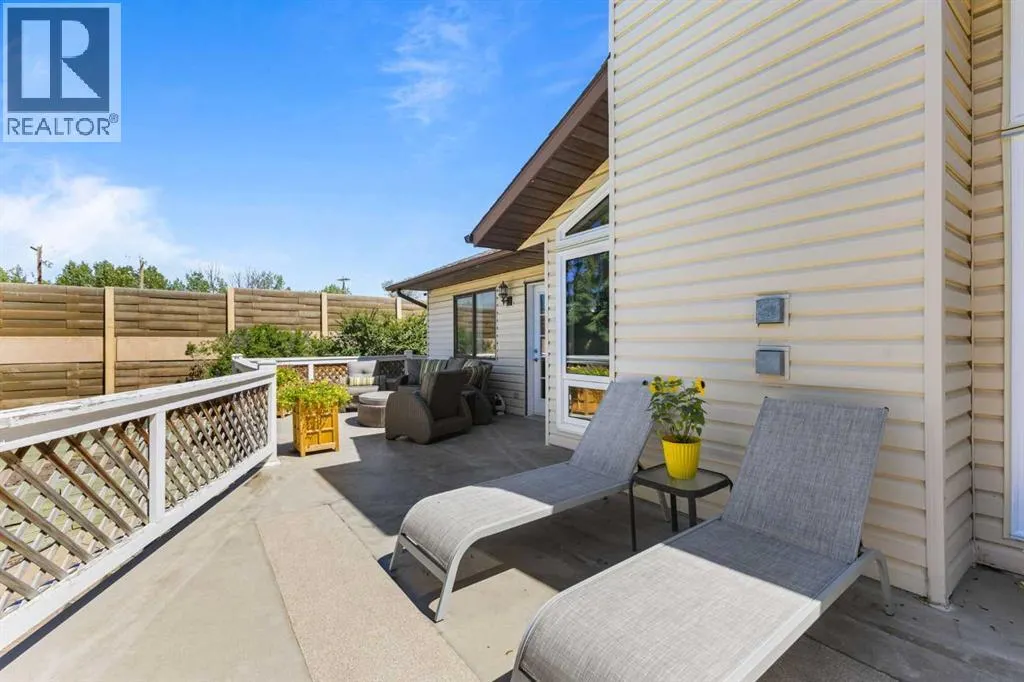 2 Riverside Place