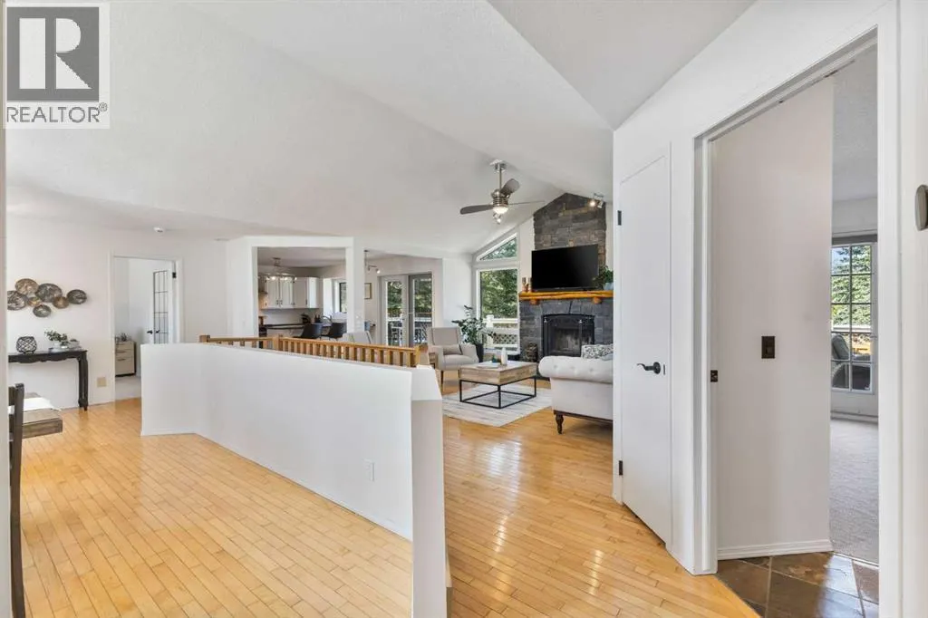 2 Riverside Place