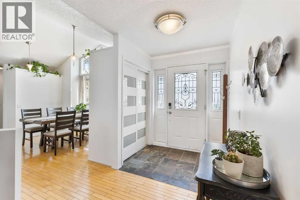 2 Riverside Place