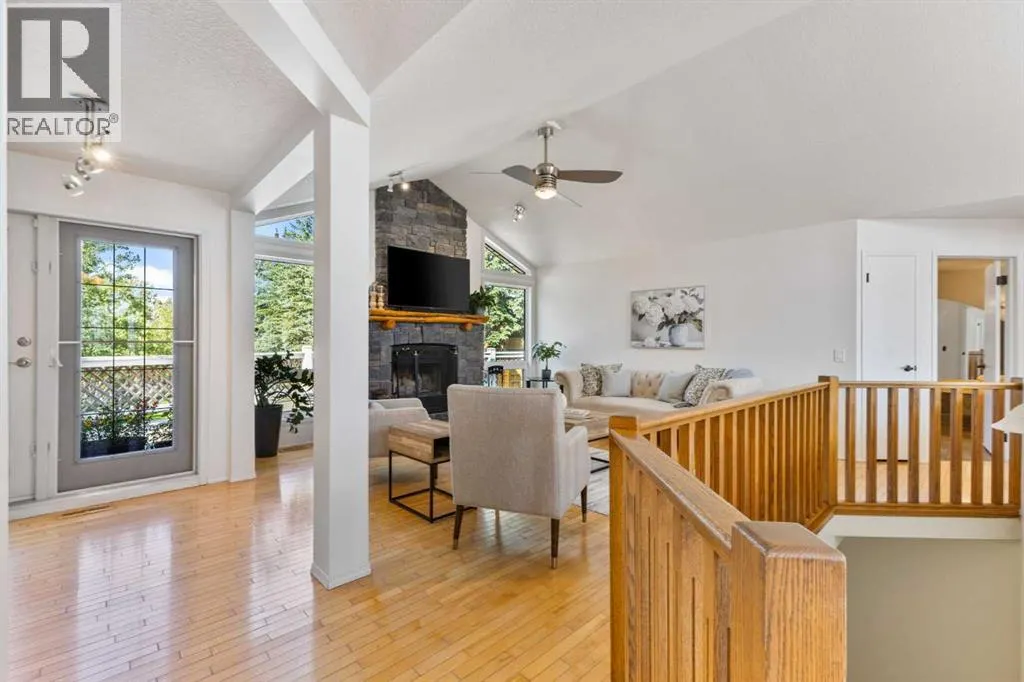2 Riverside Place