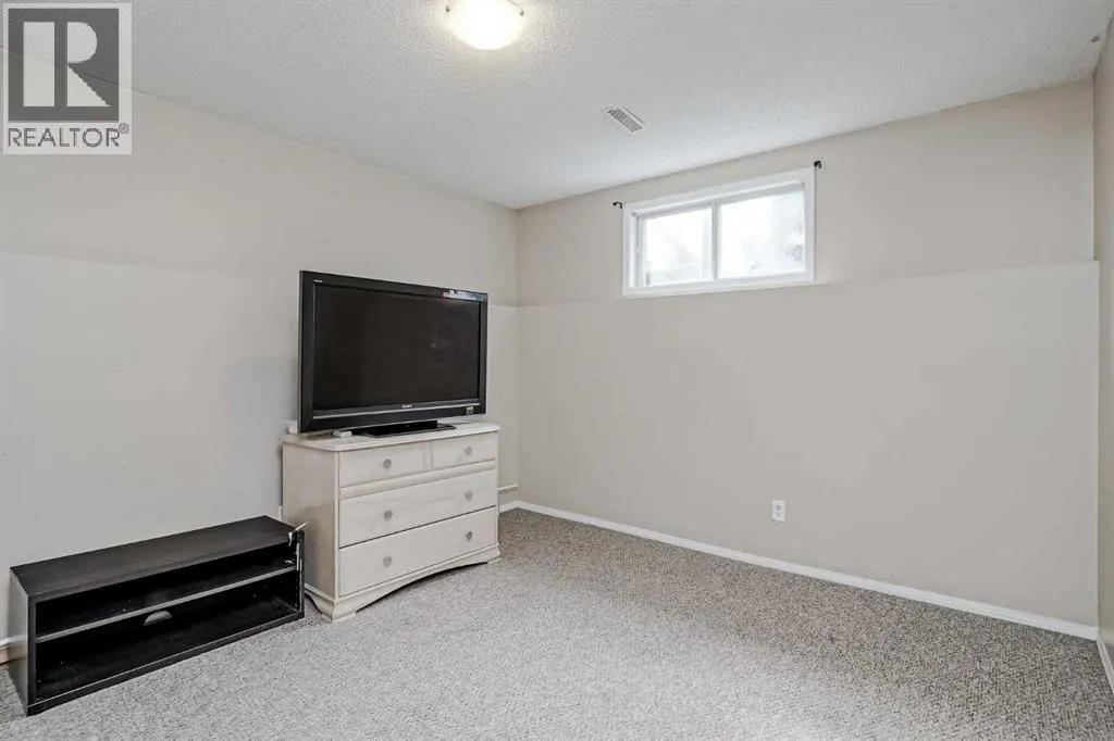 5 Shawinigan Rise SW