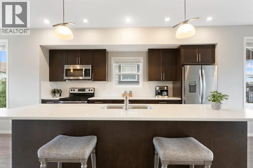 1901, 280 Williamstown Close NW