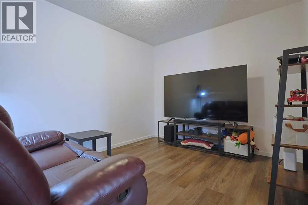 153 Yorkville Avenue SW