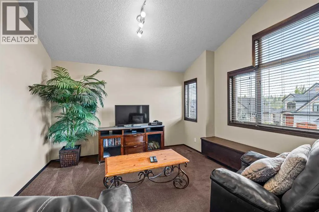 22 West Pointe Manor