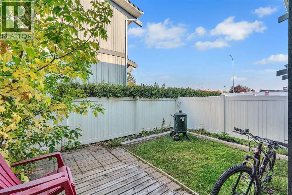 810, 120 Silvercreek Close NW