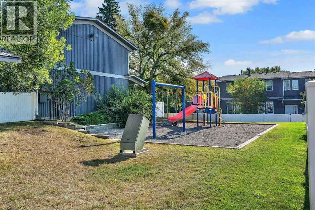 810, 120 Silvercreek Close NW
