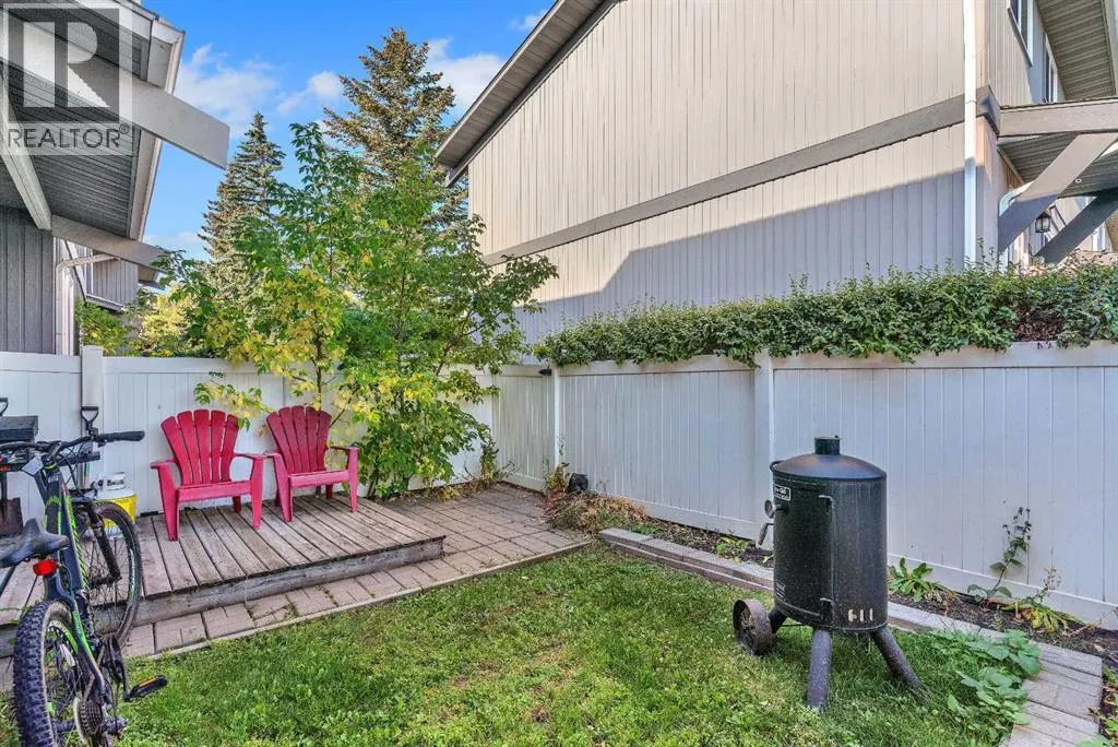 810, 120 Silvercreek Close NW