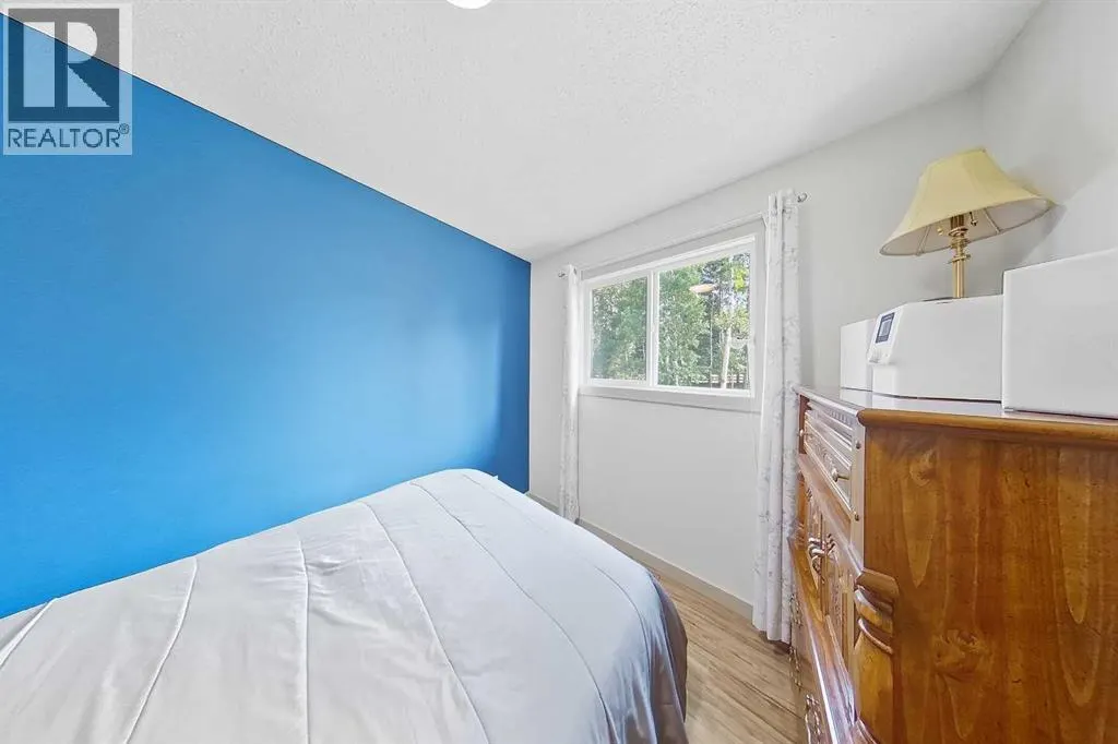 390050 RANGE ROAD 8-4