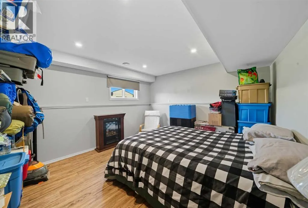 390050 RANGE ROAD 8-4