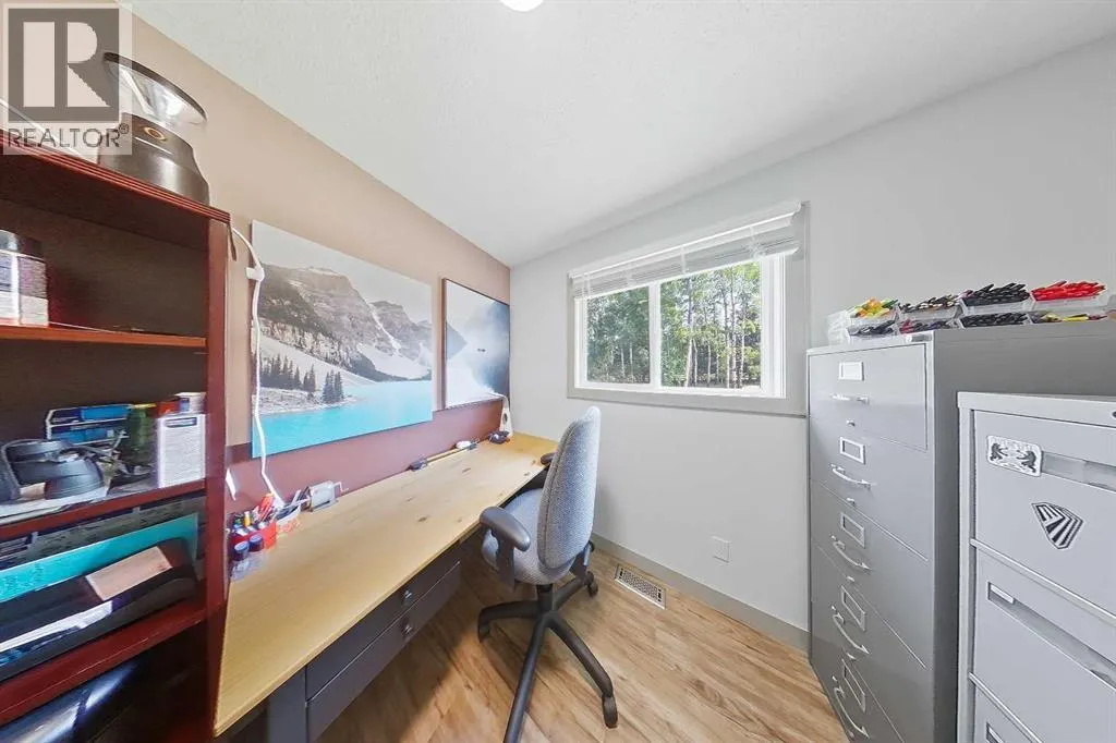 390050 RANGE ROAD 8-4