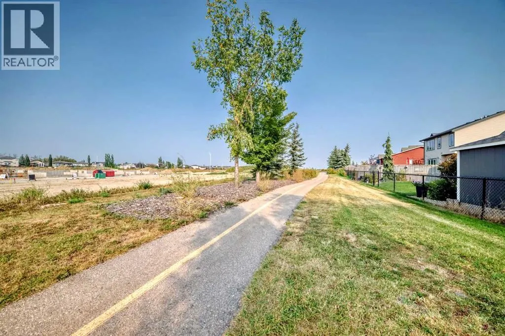 332 Ranch Close