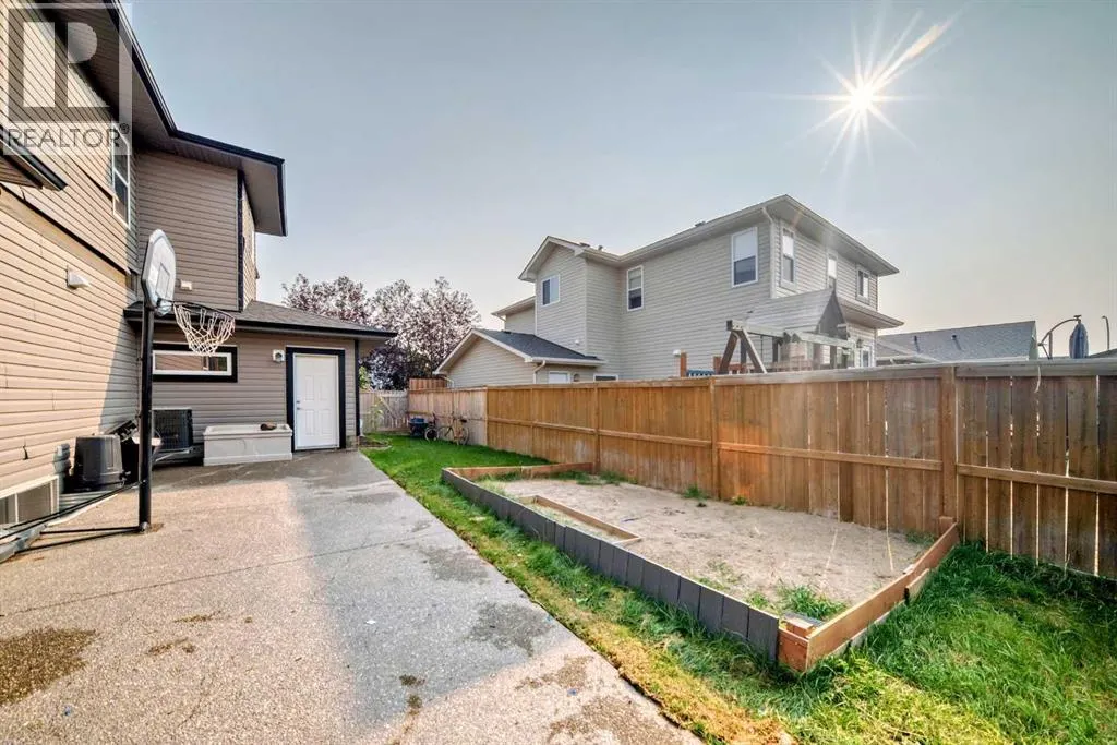 332 Ranch Close