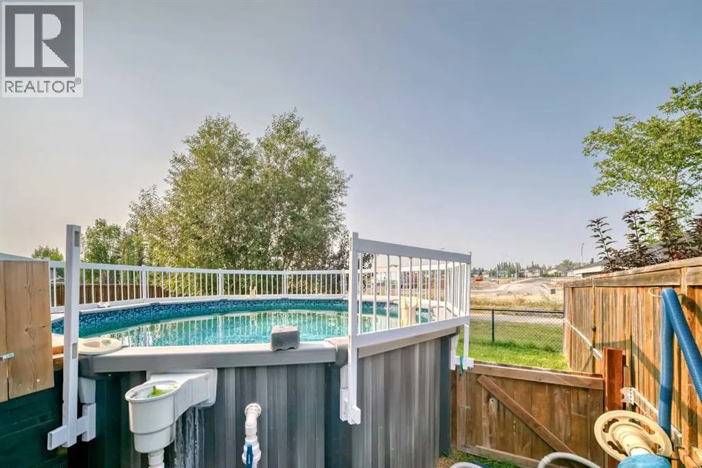 332 Ranch Close