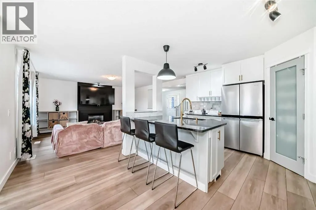 332 Ranch Close