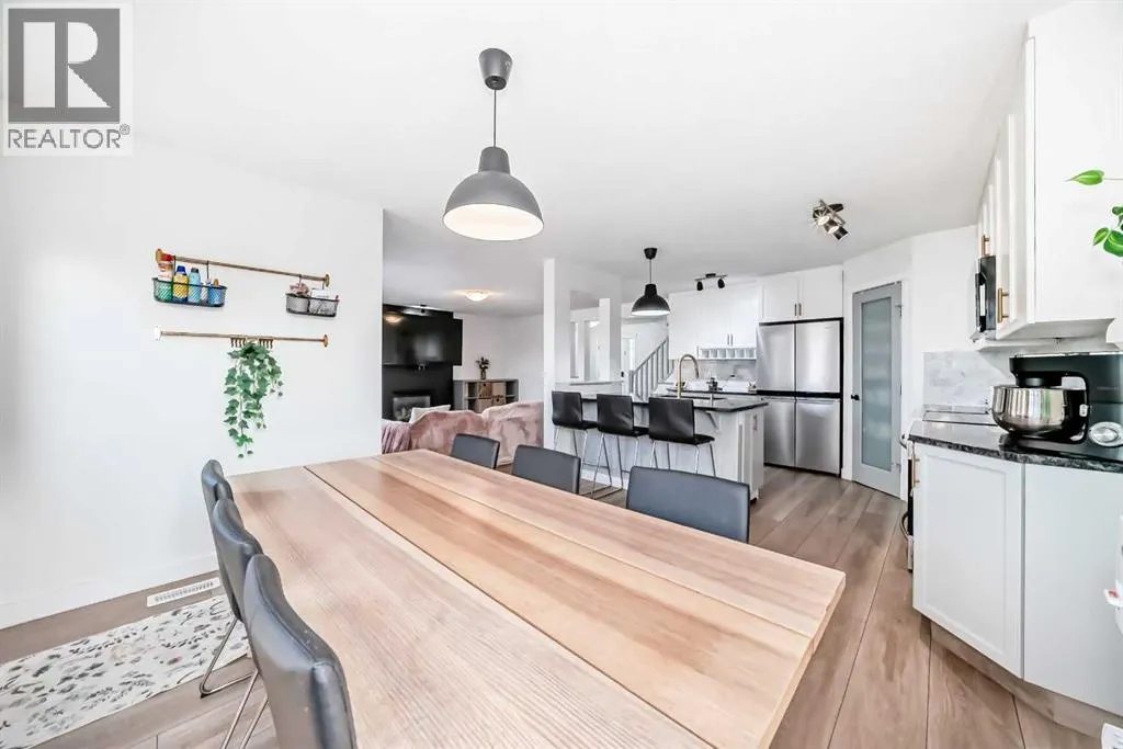 332 Ranch Close