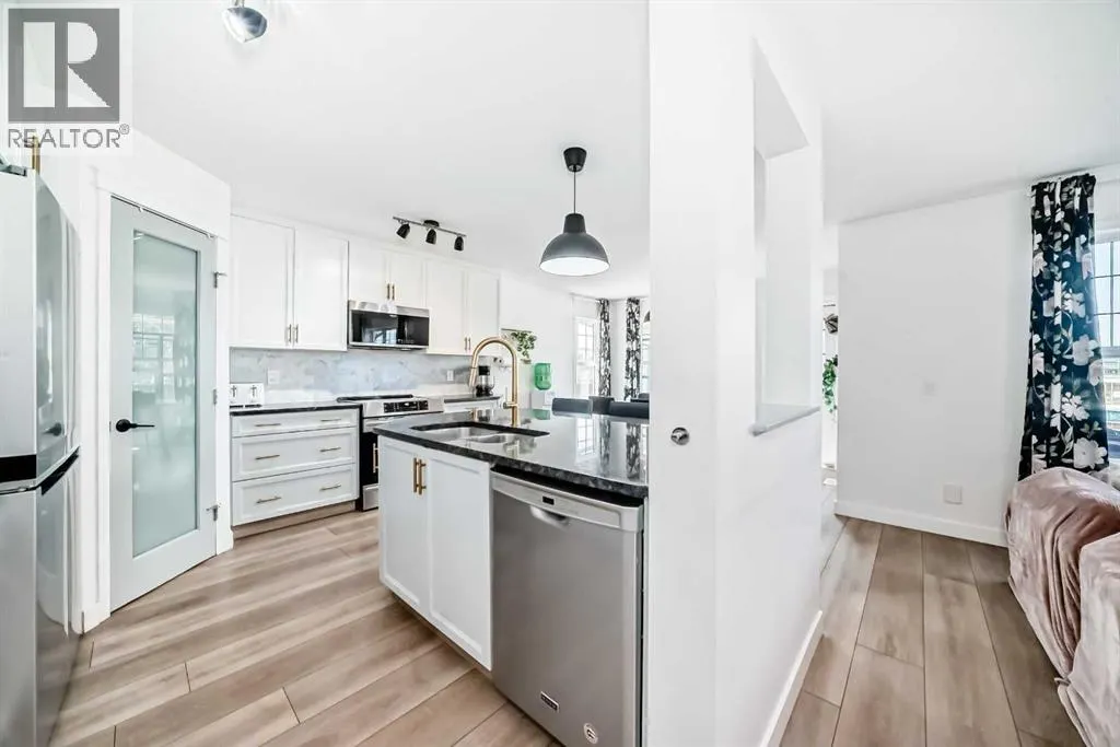 332 Ranch Close
