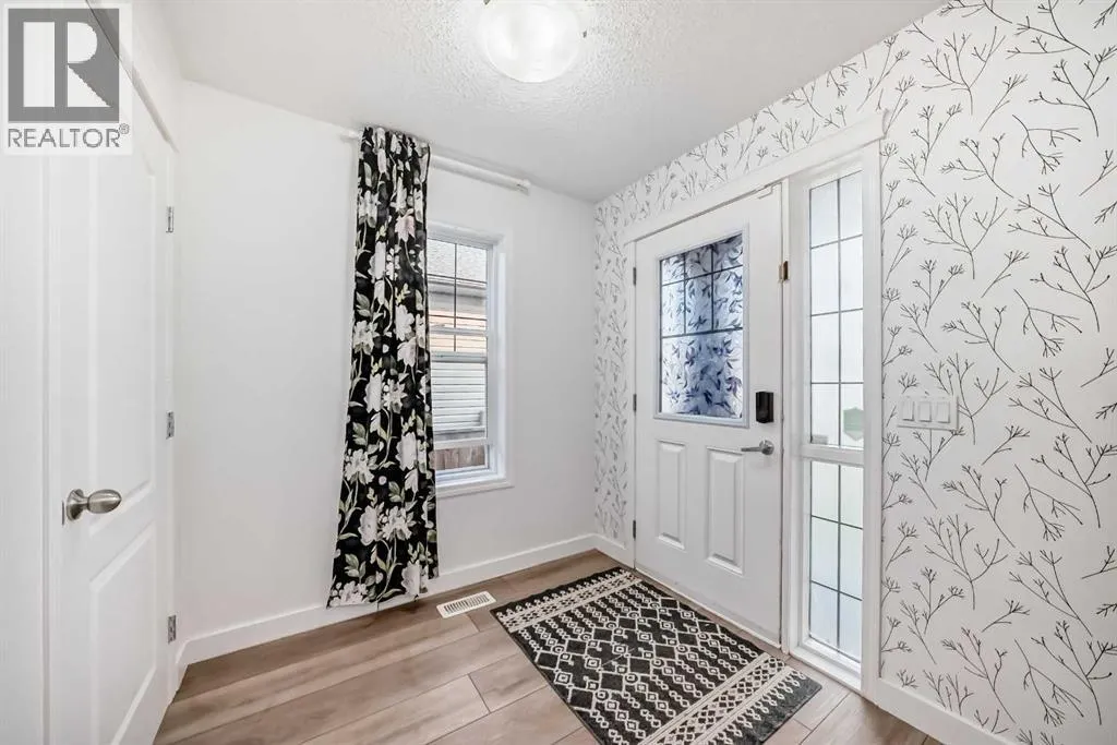 332 Ranch Close