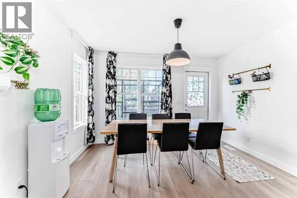 332 Ranch Close