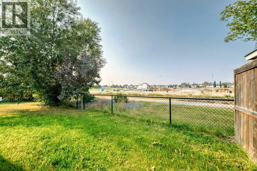 332 Ranch Close
