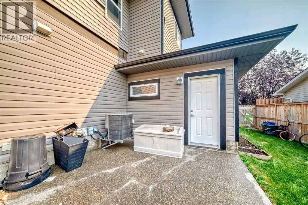332 Ranch Close