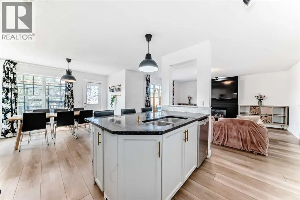 332 Ranch Close