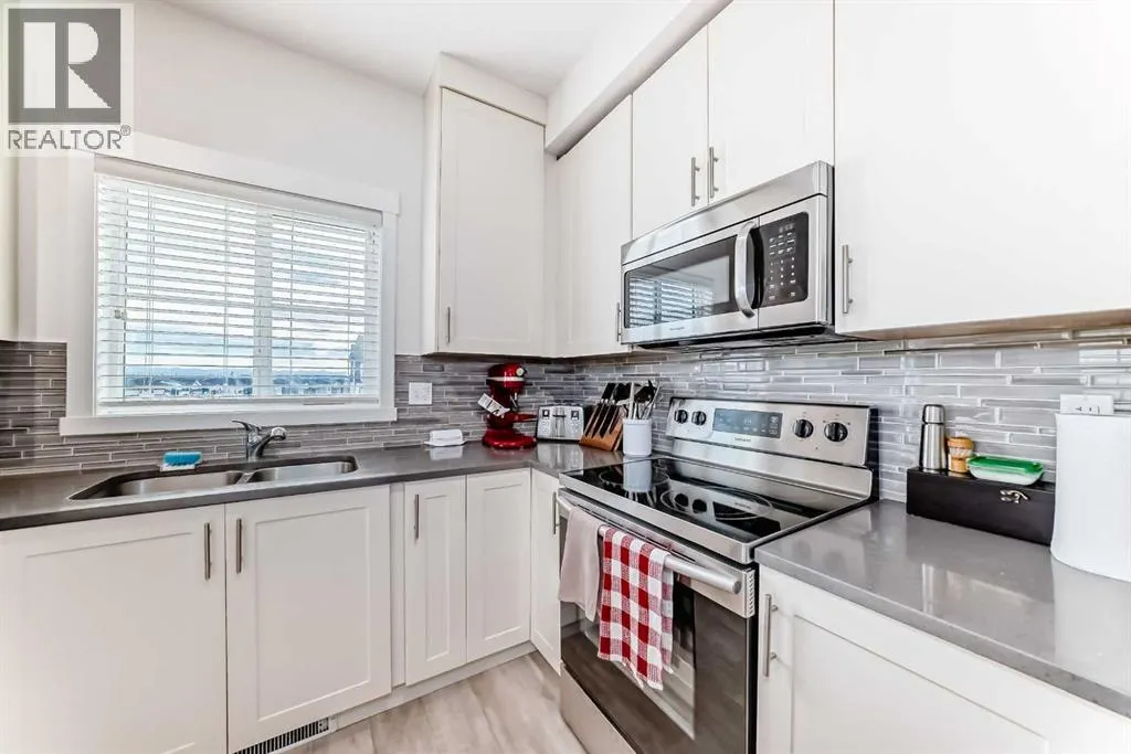 2411, 99 Copperstone Park SE