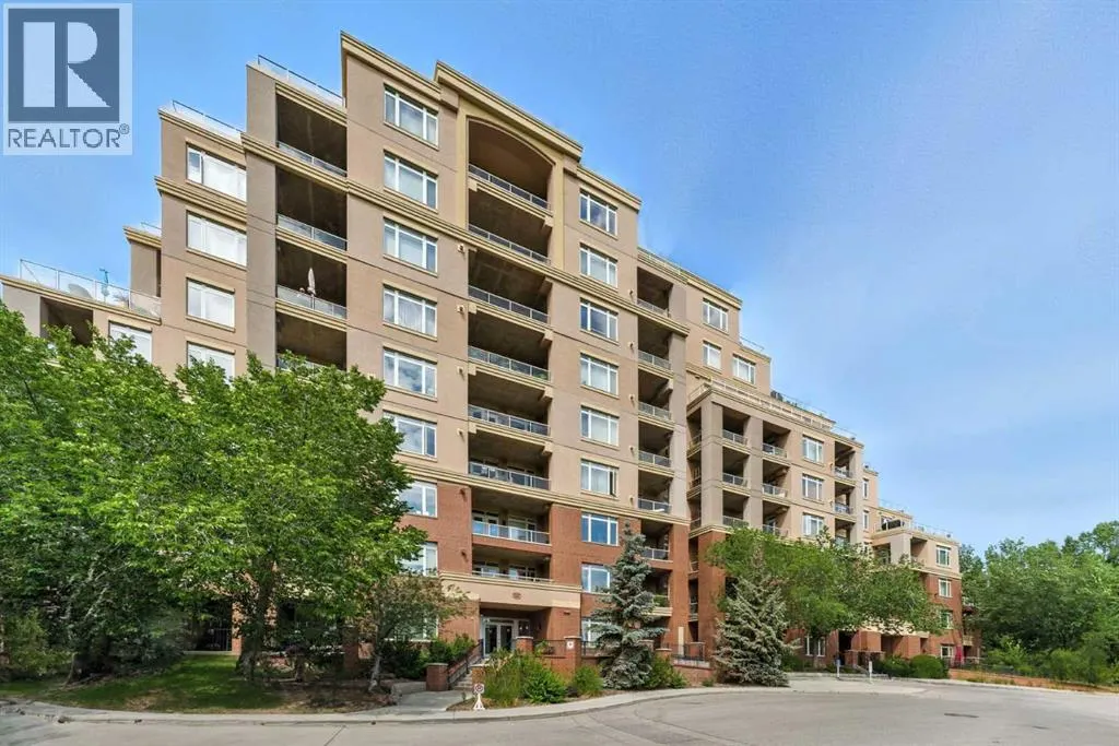 3203, 24 Hemlock Crescent SW