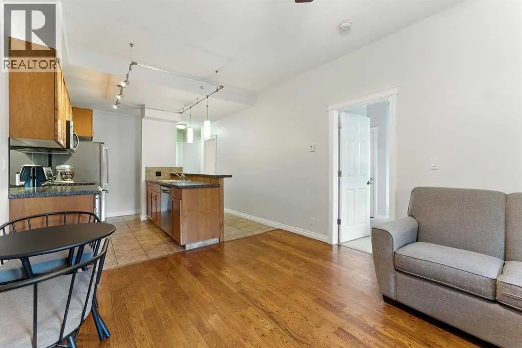 3203, 24 Hemlock Crescent SW