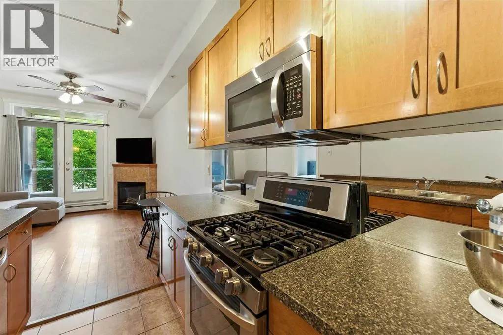 3203, 24 Hemlock Crescent SW