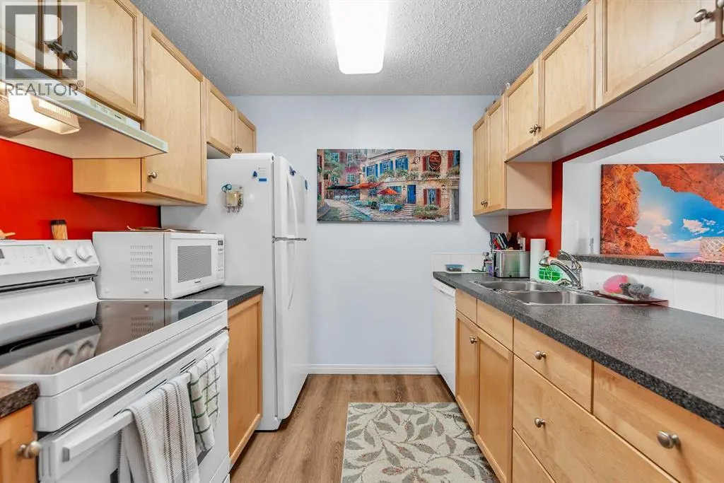 106, 2022 Canyon Meadows Drive SE