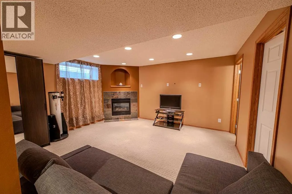 192 Somerglen Common SW