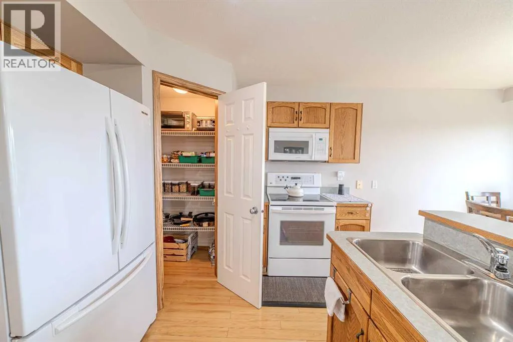 192 Somerglen Common SW