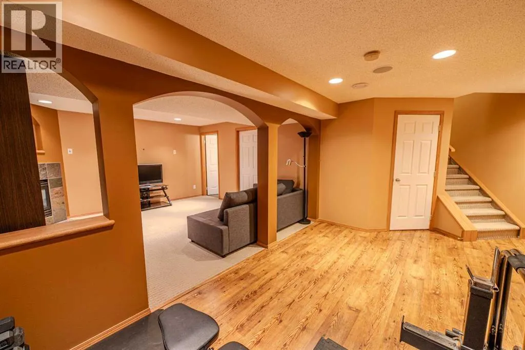 192 Somerglen Common SW