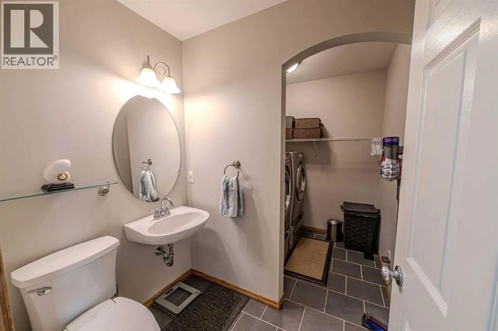 192 Somerglen Common SW