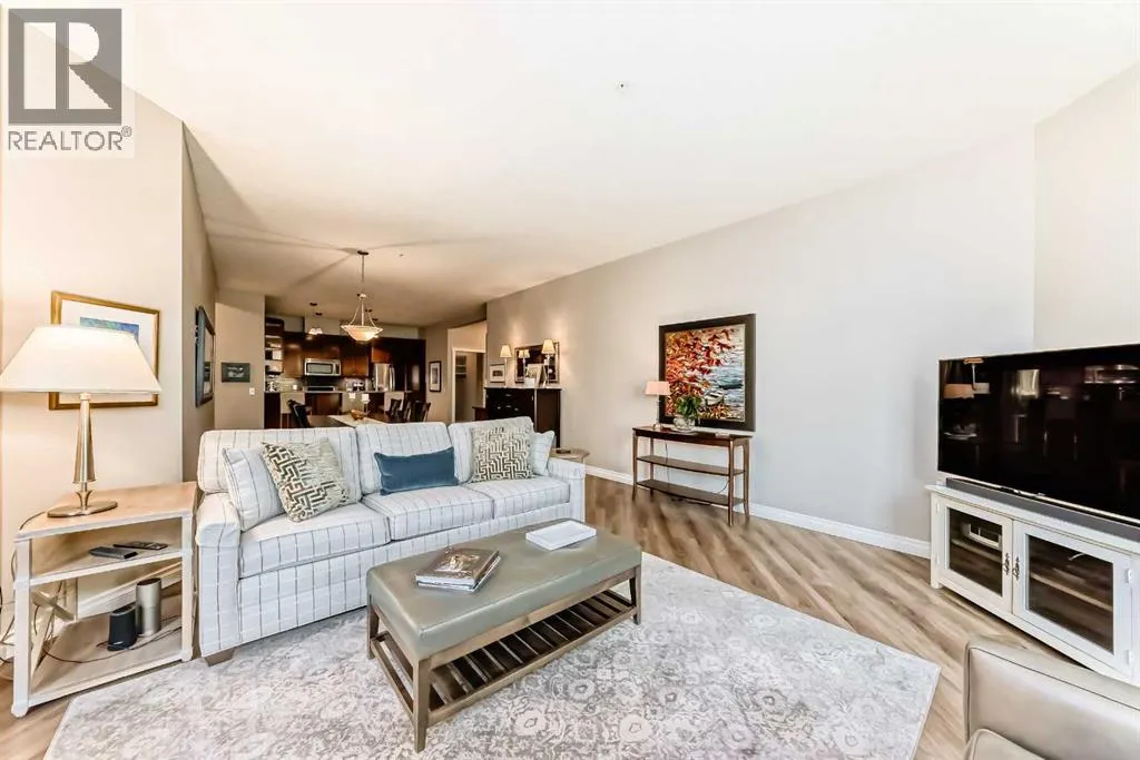 7204, 14 Hemlock Crescent SW