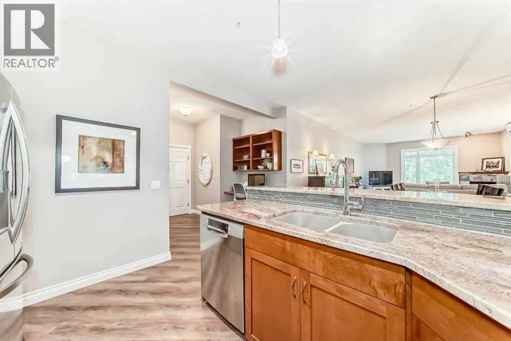 7204, 14 Hemlock Crescent SW