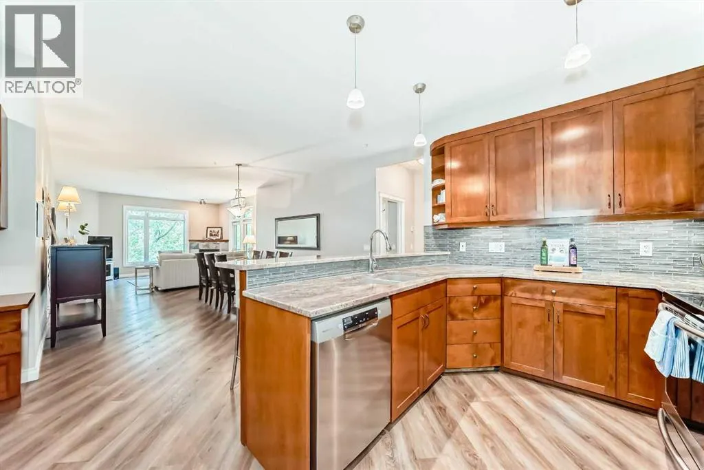 7204, 14 Hemlock Crescent SW