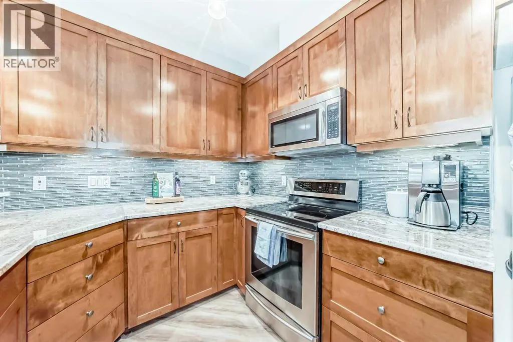 7204, 14 Hemlock Crescent SW