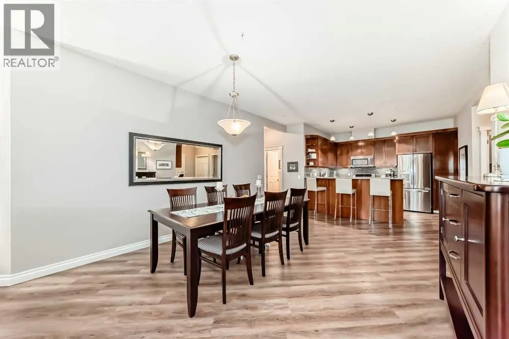 7204, 14 Hemlock Crescent SW