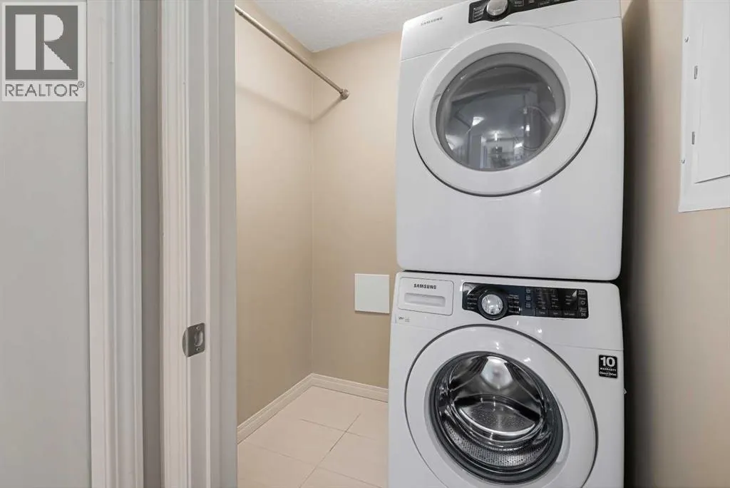 305, 406 Cranberry Park SE