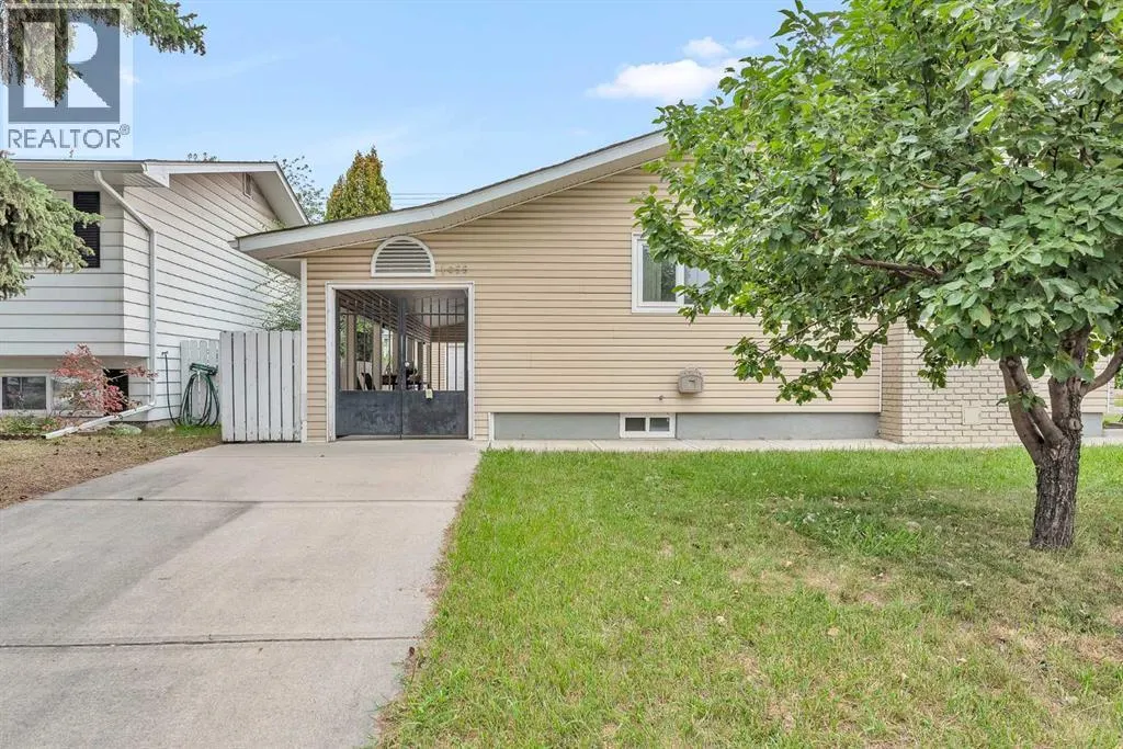 1055 Acadia Drive SE