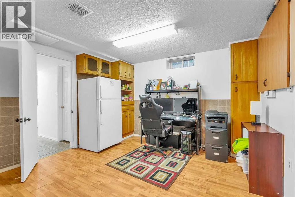 1055 Acadia Drive SE