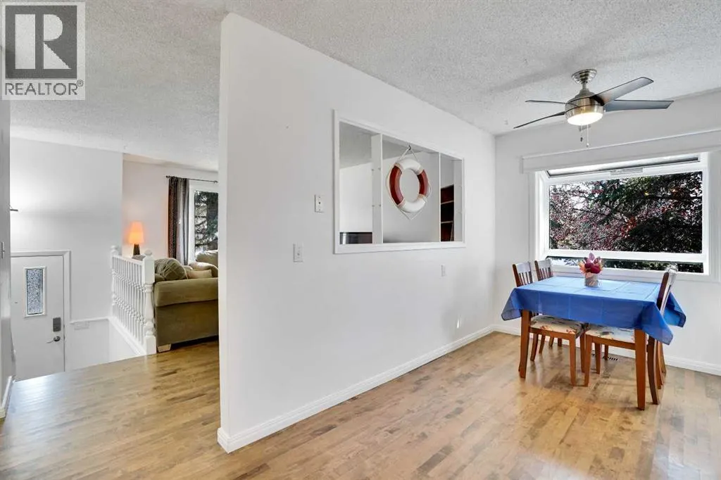 97 Alpine Crescent SE