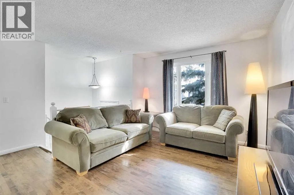 97 Alpine Crescent SE