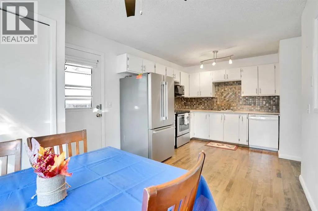 97 Alpine Crescent SE