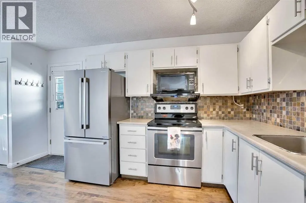 97 Alpine Crescent SE